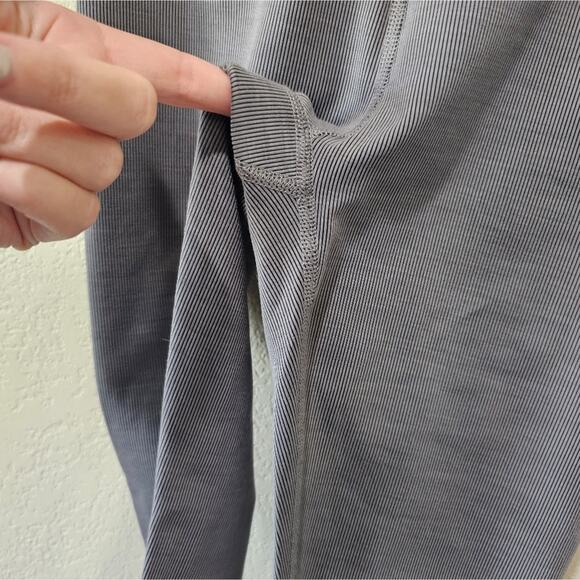 Beyond Yoga Grey Ribbed Legging Sz Small - Picture 3 of 7